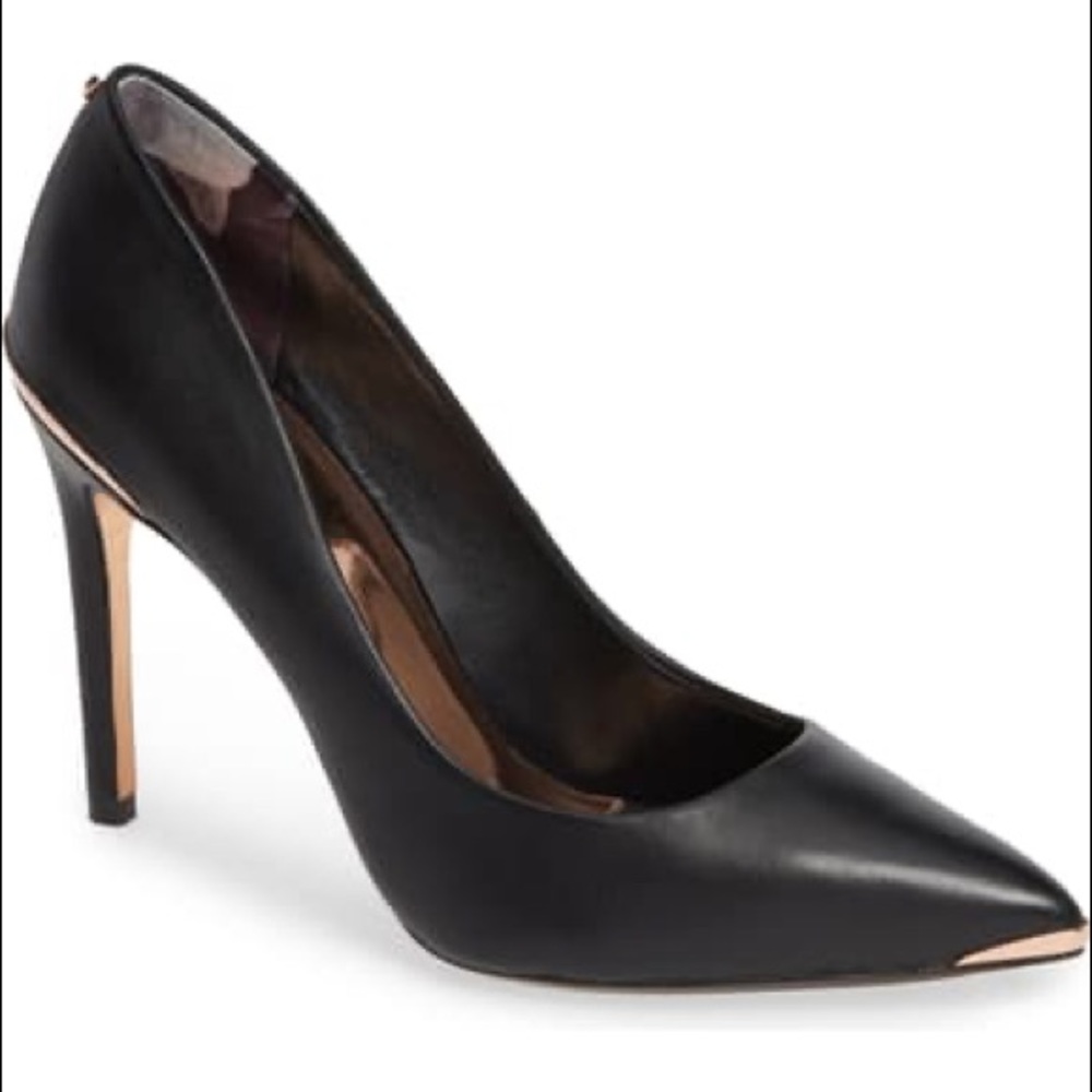 Ted Baker black pumps w/ rose gold details - Sz 39
